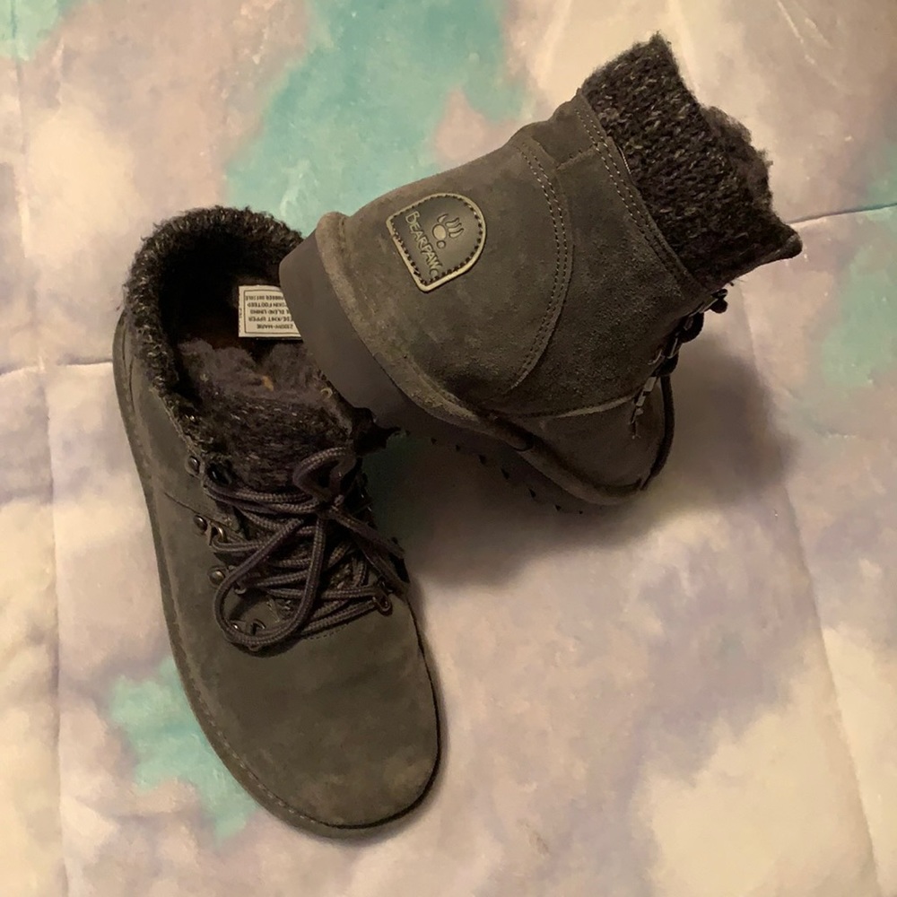New Bearpaw angle boot